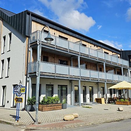 Enjoyharrachov - Atraktivni Klidny Klimatizovany Apartman 20 V Centru Harrachova S Parkovanim, Wifi-Wlan, Sat, Herni Konzoli, Ipad, Netflix Zdarma, Moznosti Dobijeni Auta, Vyhledem Do Zahrady A Na Romanticky Kostelik Ngoại thất bức ảnh