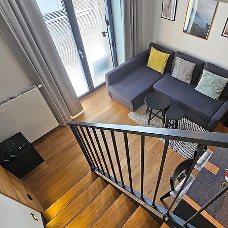 Enjoyharrachov - Atraktivni Klidny Klimatizovany Apartman 20 V Centru Harrachova S Parkovanim, Wifi-Wlan, Sat, Herni Konzoli, Ipad, Netflix Zdarma, Moznosti Dobijeni Auta, Vyhledem Do Zahrady A Na Romanticky Kostelik Ngoại thất bức ảnh