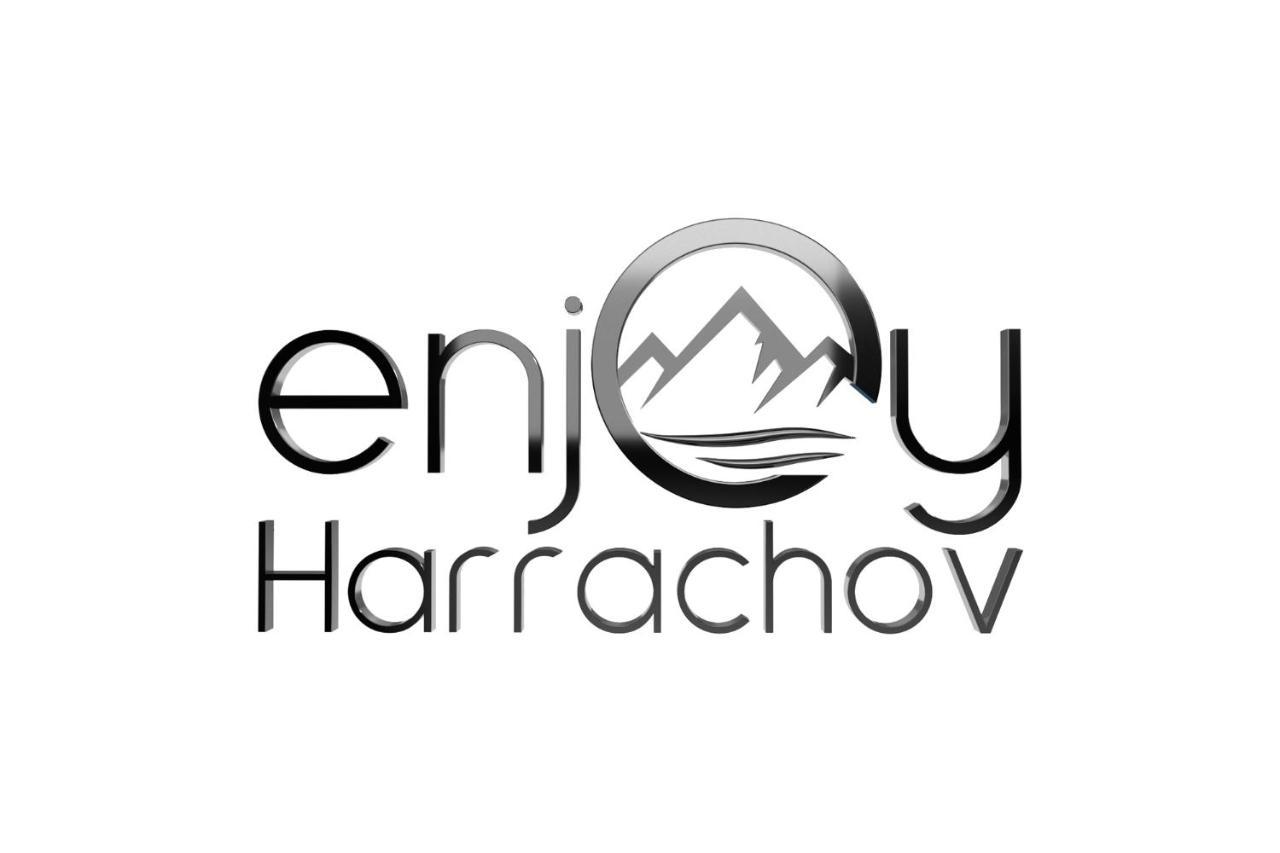 Enjoyharrachov - Atraktivni Klidny Klimatizovany Apartman 20 V Centru Harrachova S Parkovanim, Wifi-Wlan, Sat, Herni Konzoli, Ipad, Netflix Zdarma, Moznosti Dobijeni Auta, Vyhledem Do Zahrady A Na Romanticky Kostelik Ngoại thất bức ảnh
