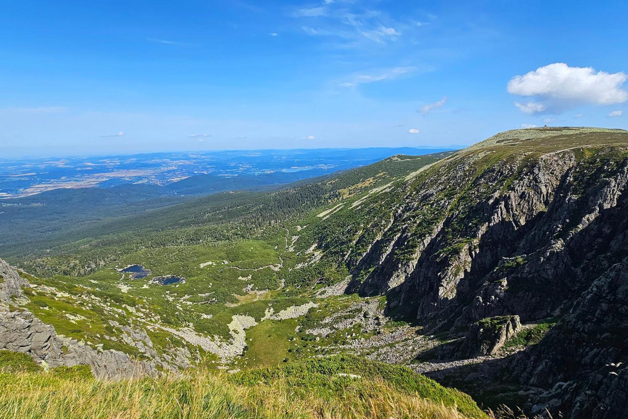 Enjoyharrachov - Atraktivni Klidny Klimatizovany Apartman 20 V Centru Harrachova S Parkovanim, Wifi-Wlan, Sat, Herni Konzoli, Ipad, Netflix Zdarma, Moznosti Dobijeni Auta, Vyhledem Do Zahrady A Na Romanticky Kostelik Ngoại thất bức ảnh